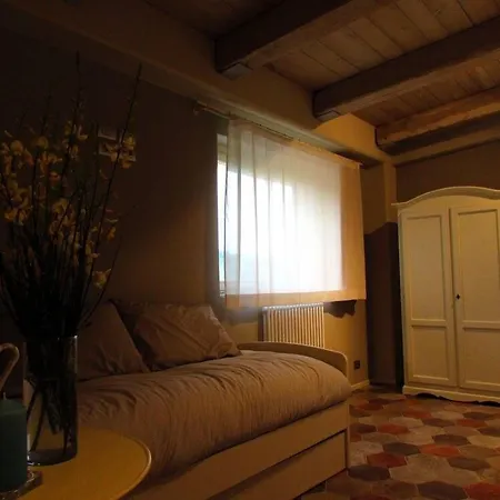 Bed & Breakfast Residenza Pacifici 3*